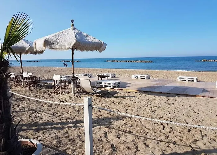 Lägenhet Con Giardino Pescara