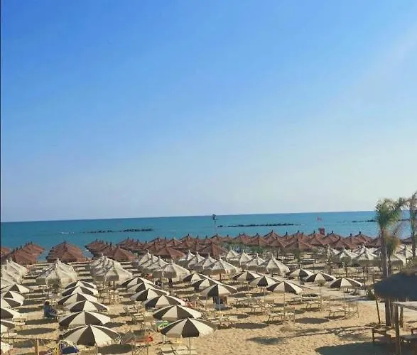 Lägenhet Con Giardino Pescara